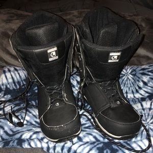 Women’s snowboard boots size 9